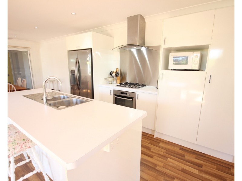 10 Kamarooka Street, Coomba Park NSW 2428