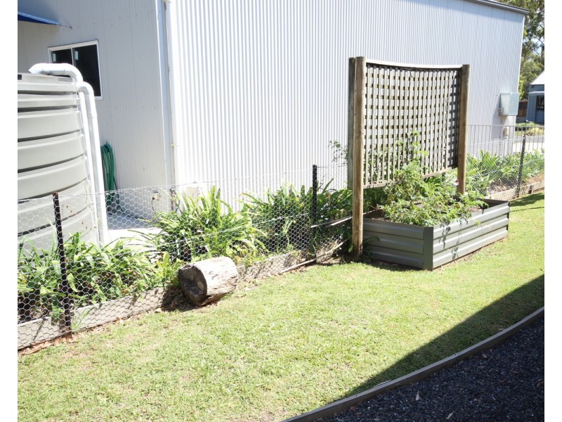 10 Kamarooka Street, Coomba Park NSW 2428