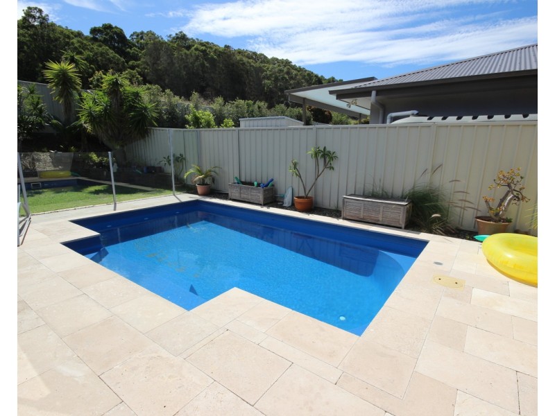 18 Wirrana Circuit, Forster NSW 2428