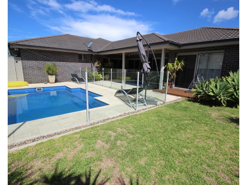 18 Wirrana Circuit, Forster NSW 2428