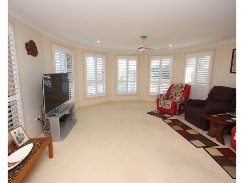 33 Hawaii Avenue, Forster NSW 2428