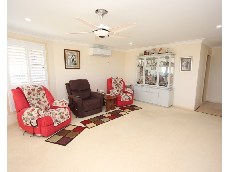 33 Hawaii Avenue, Forster NSW 2428