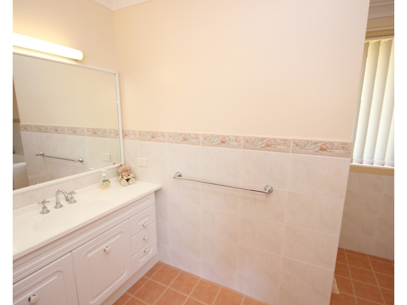 33 Hawaii Avenue, Forster NSW 2428