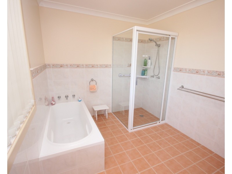 33 Hawaii Avenue, Forster NSW 2428