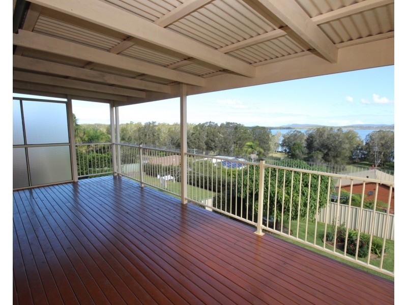 33 Hawaii Avenue, Forster NSW 2428