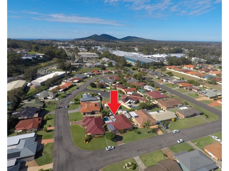 8 Christian Crescent, Forster NSW 2428