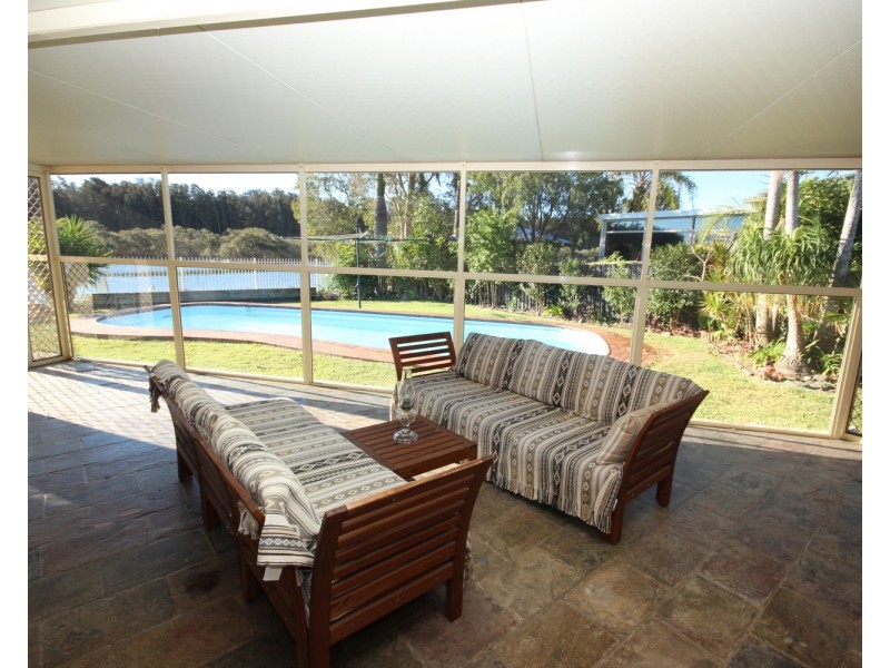 27 Palmway Crescent, Tuncurry NSW 2428