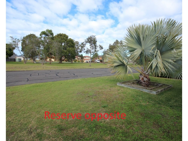 27 Palmway Crescent, Tuncurry NSW 2428