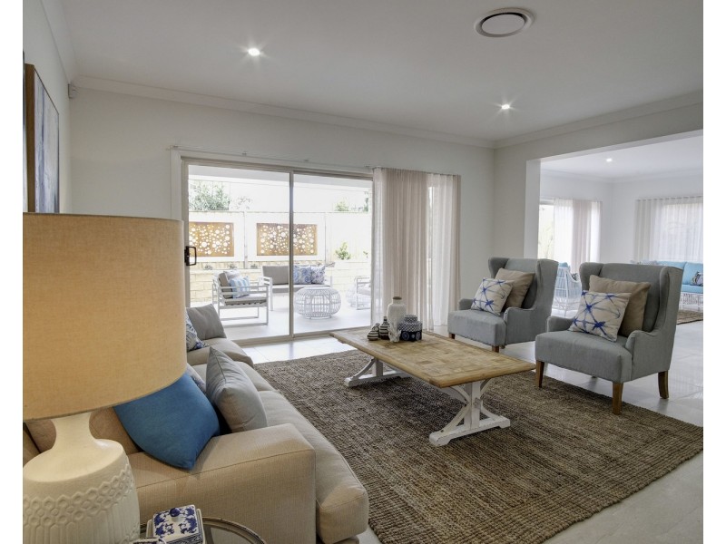 9 Torquay Circuit, Red Head NSW 2430