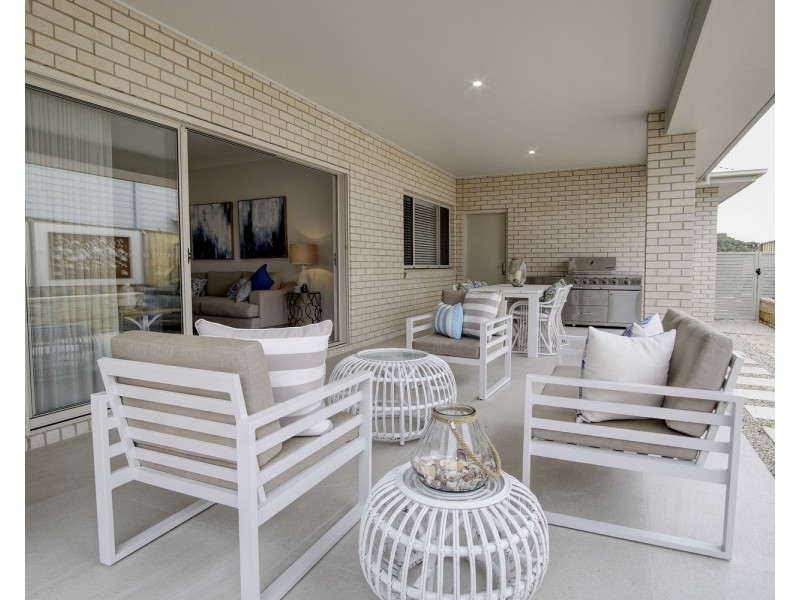 9 Torquay Circuit, Red Head NSW 2430