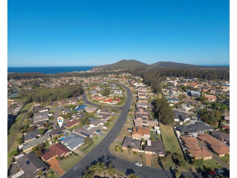 9 Phoenix Place, Forster NSW 2428
