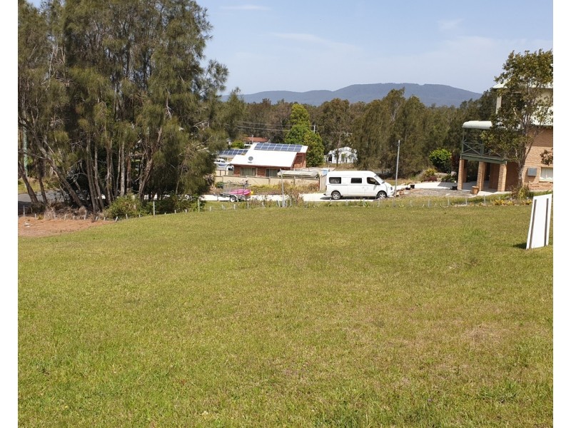 7 Yarran Place, Coomba Park NSW 2428