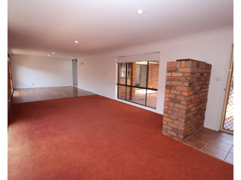 25 Woodward Place, Tuncurry NSW 2428