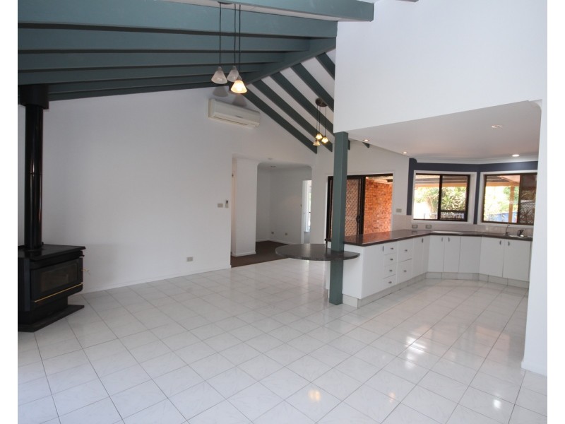 25 Woodward Place, Tuncurry NSW 2428