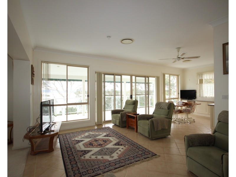 25 Green Point Drive, Green Point NSW 2428