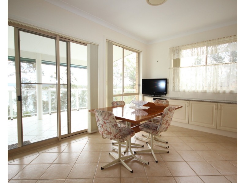 25 Green Point Drive, Green Point NSW 2428