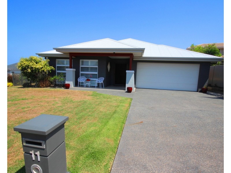 11 Wirrana Circuit, Forster NSW 2428