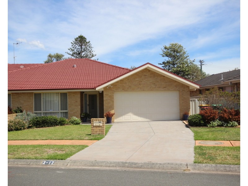 2/12 Cassandra Crescent, Tuncurry NSW 2428
