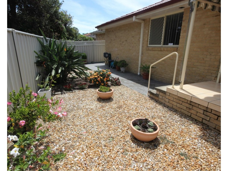 2/12 Cassandra Crescent, Tuncurry NSW 2428