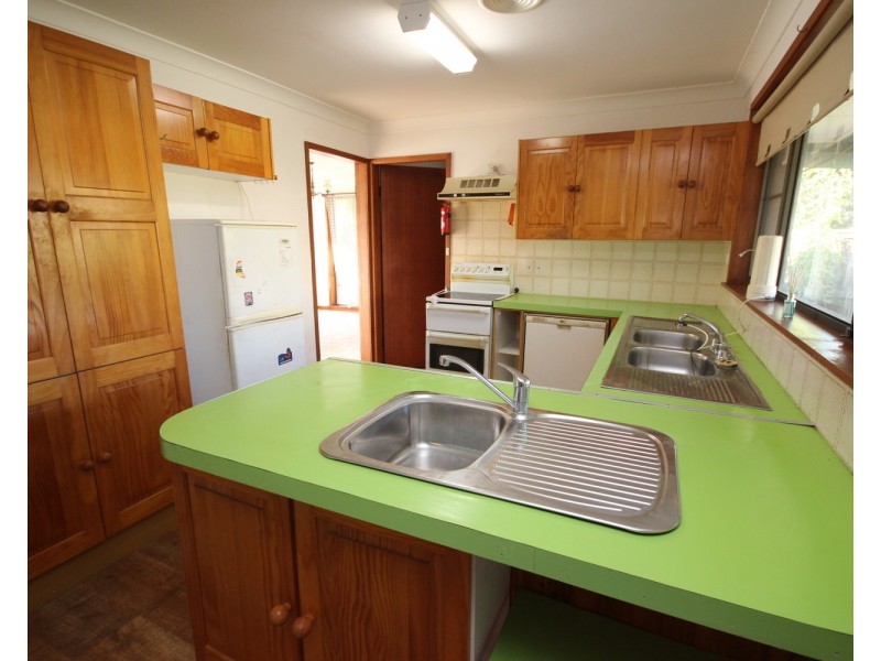 76 Taree Street, Tuncurry NSW 2428