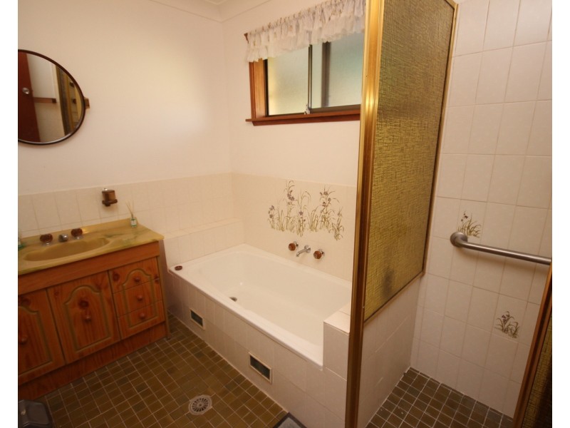 76 Taree Street, Tuncurry NSW 2428