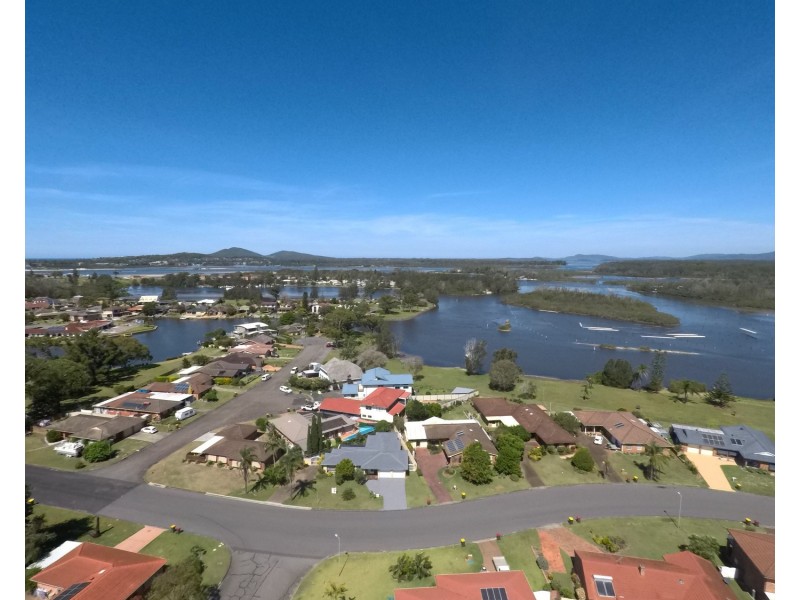 76 Taree Street, Tuncurry NSW 2428