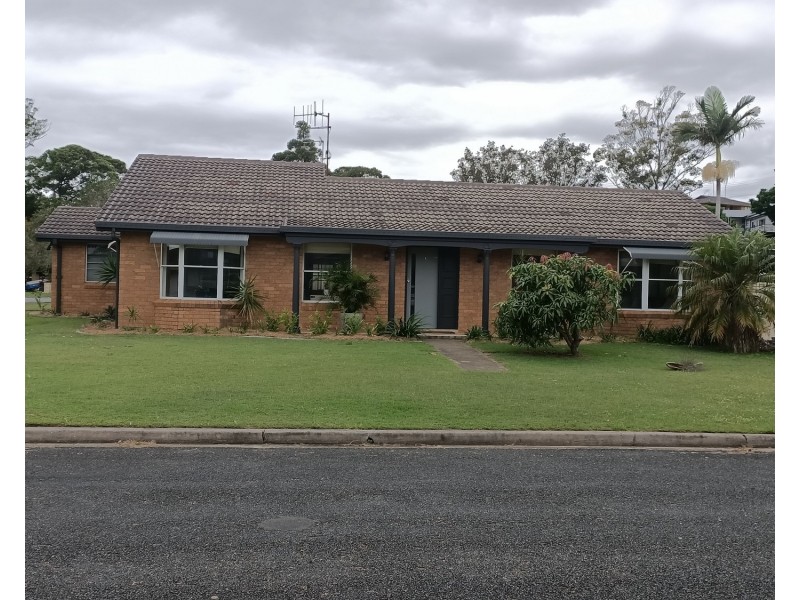 2 Endeavour Court, Forster NSW 2428