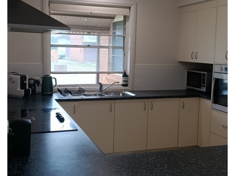 2 Endeavour Court, Forster NSW 2428