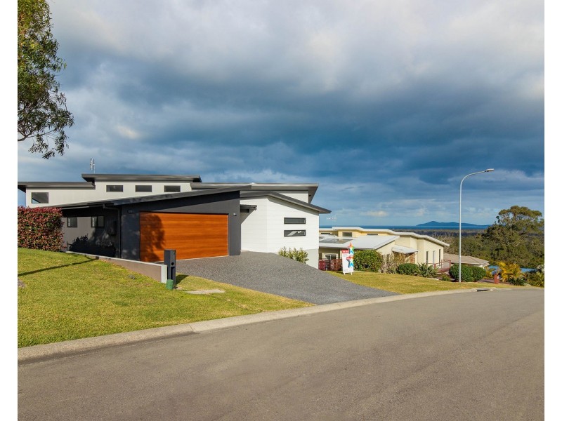 7 Lake View Way, Tallwoods Village NSW 2430