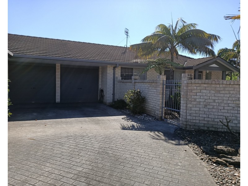 2/8 Phoenix Place, Forster NSW 2428