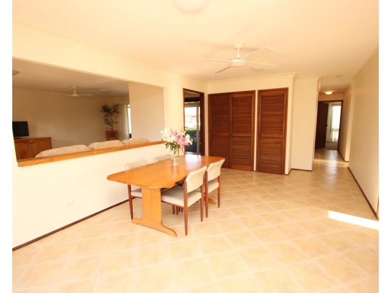 7 De Lore Crescent, Tuncurry NSW 2428