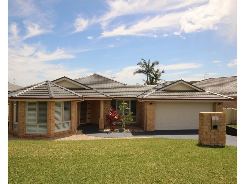 41 Akala Avenue, Forster NSW 2428