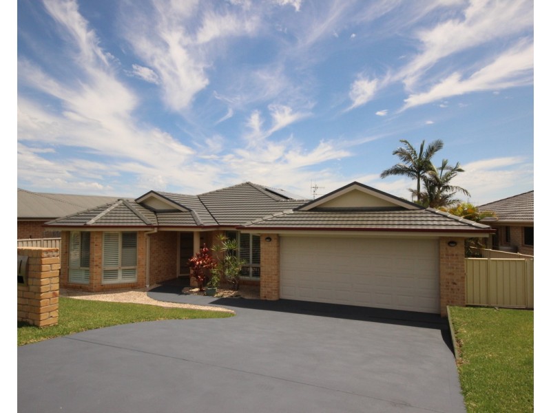 41 Akala Avenue, Forster NSW 2428
