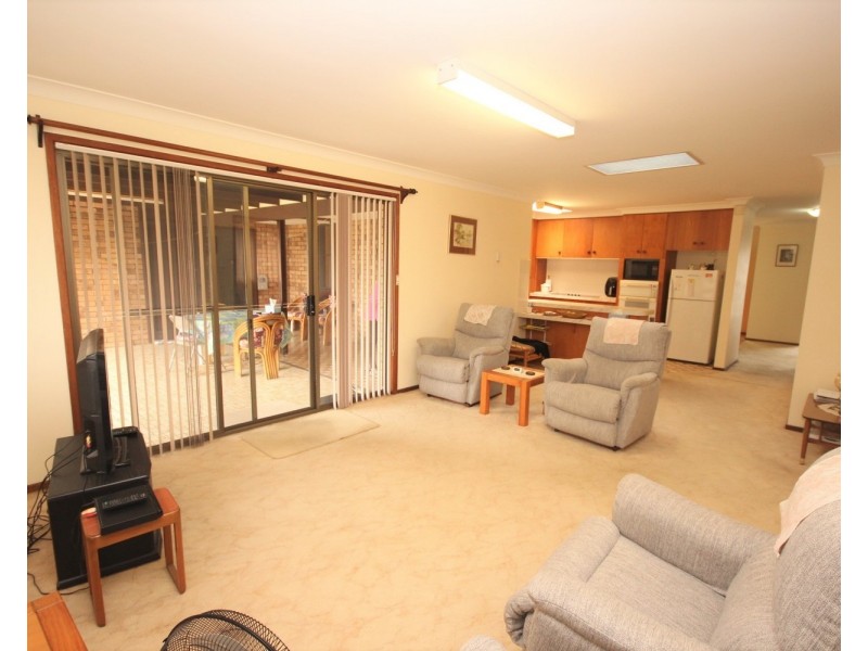 12 De Lore Crescent, Tuncurry NSW 2428