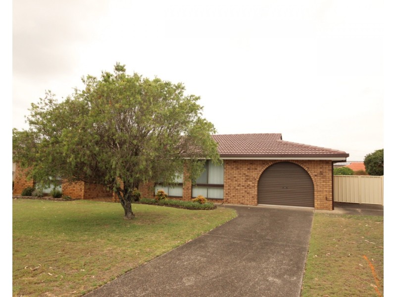 12 De Lore Crescent, Tuncurry NSW 2428