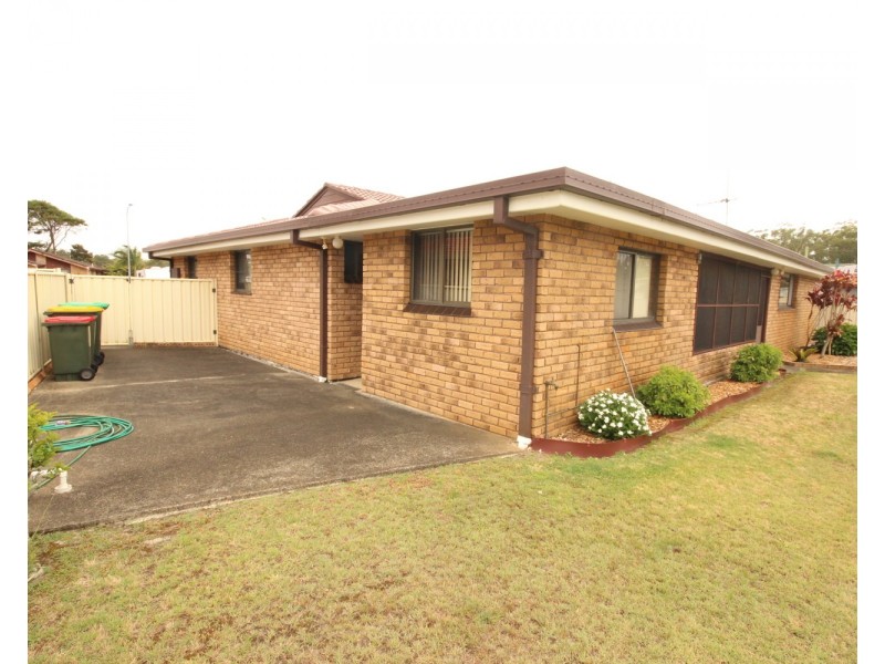 12 De Lore Crescent, Tuncurry NSW 2428