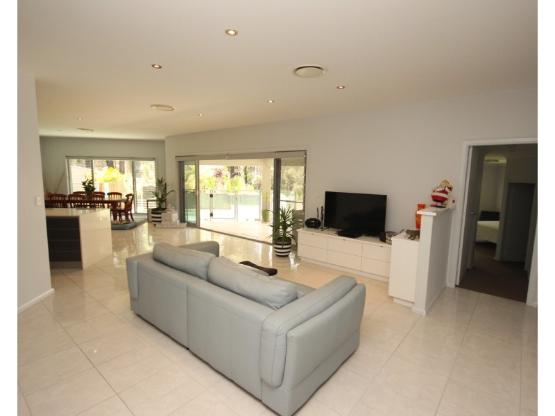 14 Caryota Place, Forster NSW 2428