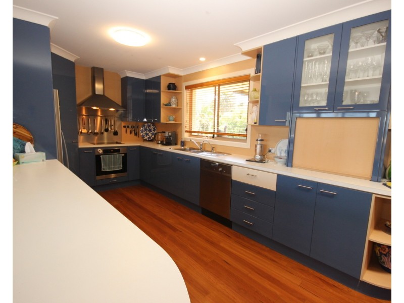 11 Lakeview Crescent, Forster NSW 2428