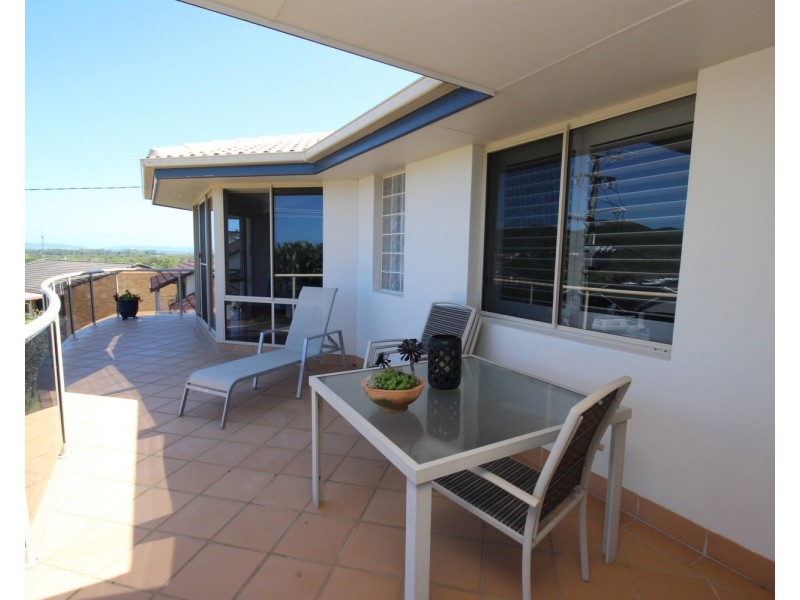 11 Lakeview Crescent, Forster NSW 2428