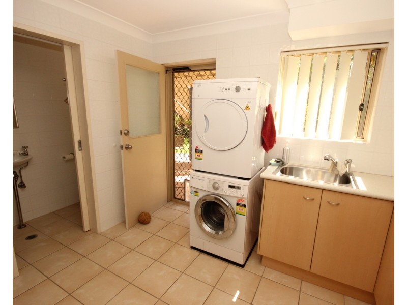 11 Lakeview Crescent, Forster NSW 2428