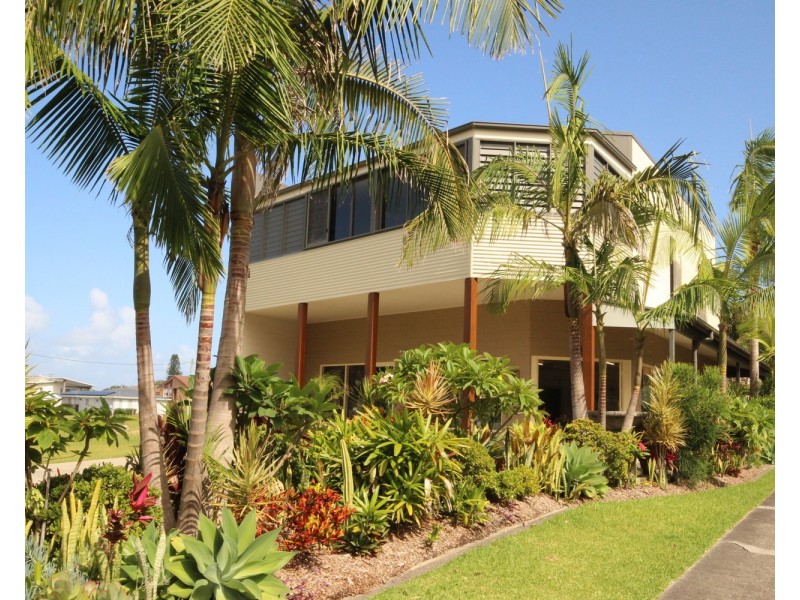15 Diamond Drive, Diamond Beach NSW 2430