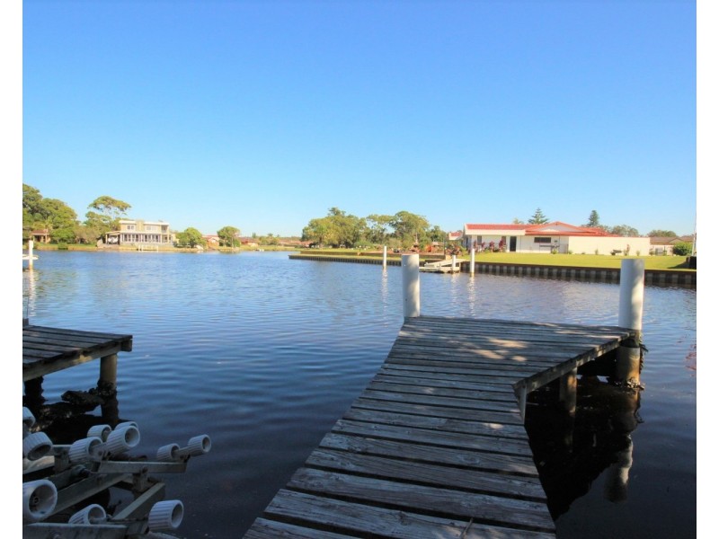 15 Rest Point Parade, Tuncurry NSW 2428