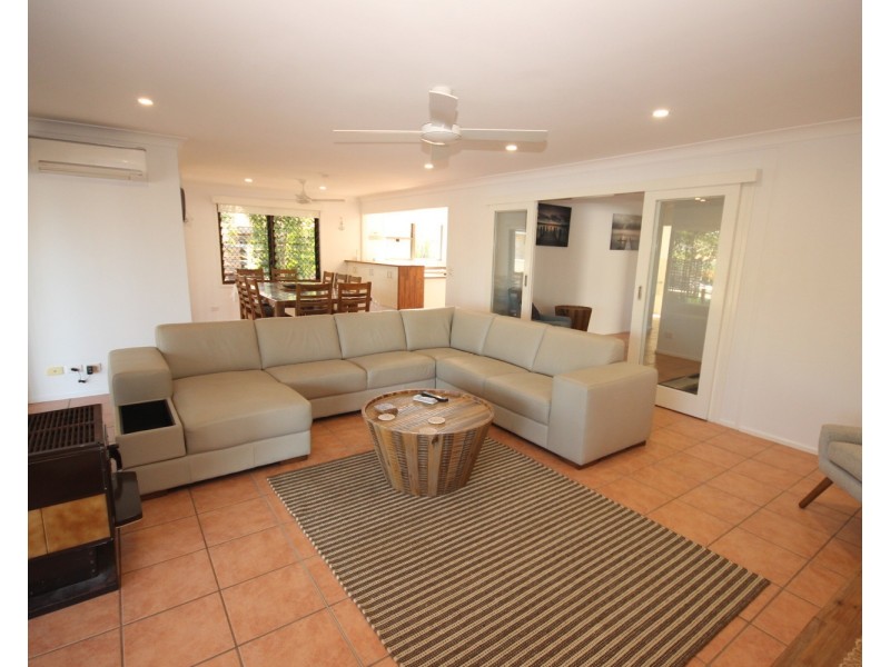 15 Rest Point Parade, Tuncurry NSW 2428