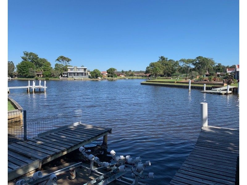 15 Rest Point Parade, Tuncurry NSW 2428