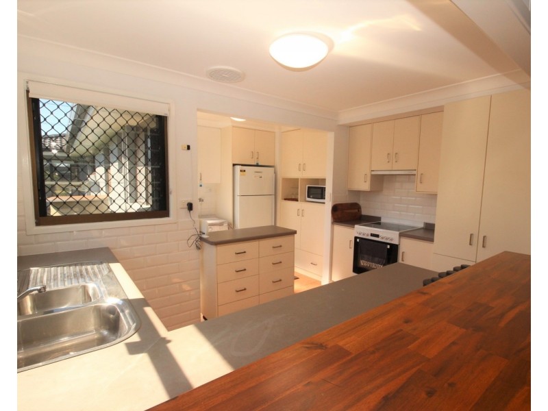 15 Rest Point Parade, Tuncurry NSW 2428