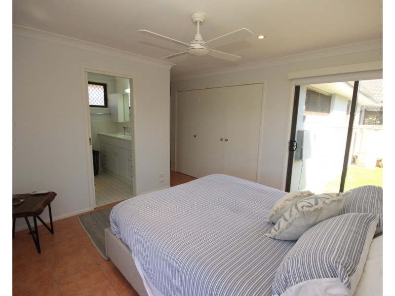 15 Rest Point Parade, Tuncurry NSW 2428