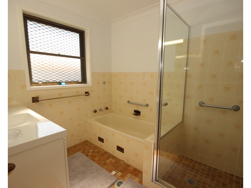 15 Rest Point Parade, Tuncurry NSW 2428