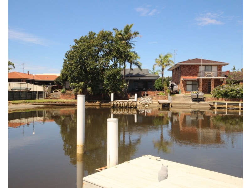 15 Rest Point Parade, Tuncurry NSW 2428