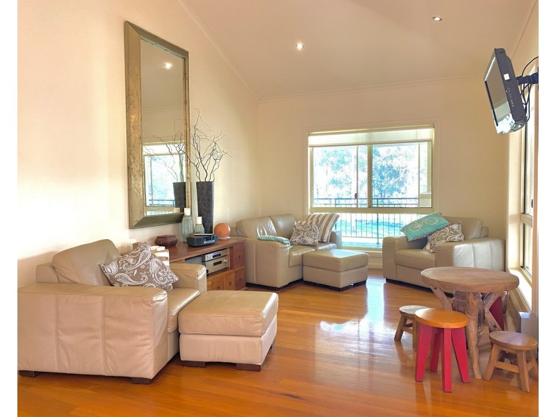 27 Figtree Drive, Diamond Beach NSW 2430