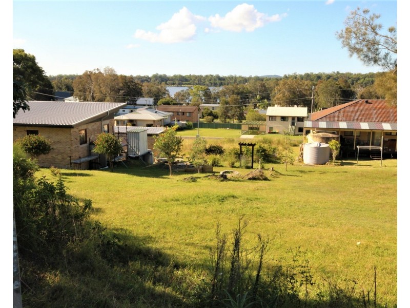 5 Illawarra Crescent, Coomba Park NSW 2428